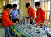 Difficulties and challenges in implementing Vietnam's rapid and sustainable development goals