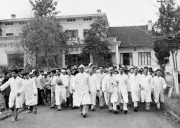 Vận dụng tư tưởng Hồ Chí Minh về nâng cao tinh thần đoàn kết và trách nhiệm của đội ngũ cán bộ y tế trong tình hình hiện nay