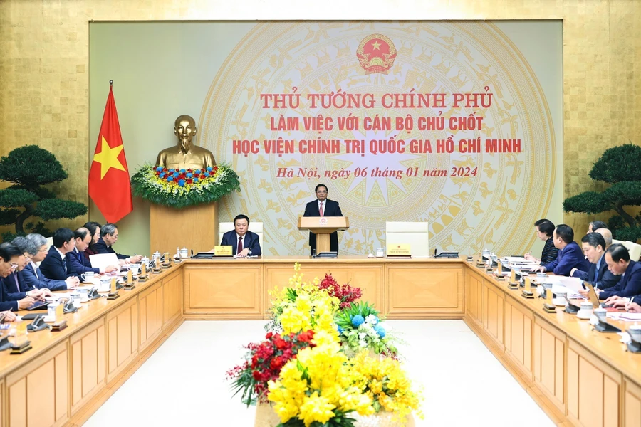 Thủ tướng Chính phủ làm việc với cán bộ chủ chốt Học viện Chính trị quốc gia Hồ Chí Minh